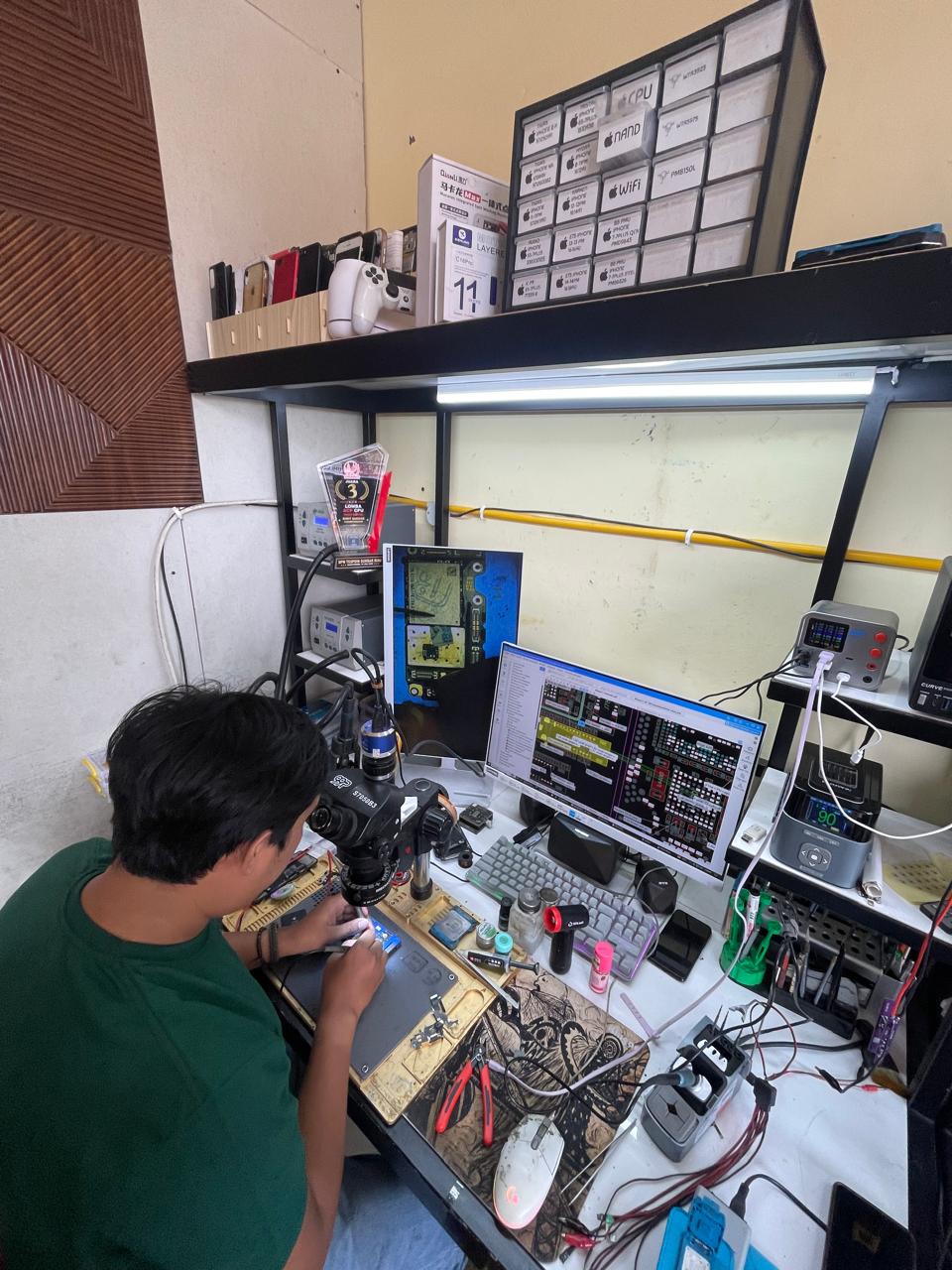 WORKSHOP AREA